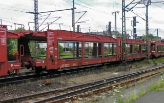 HN9770 Vůz pro přepravu aut STVA Laes