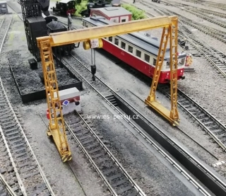49001 Kozový jeřáb-sestavený model